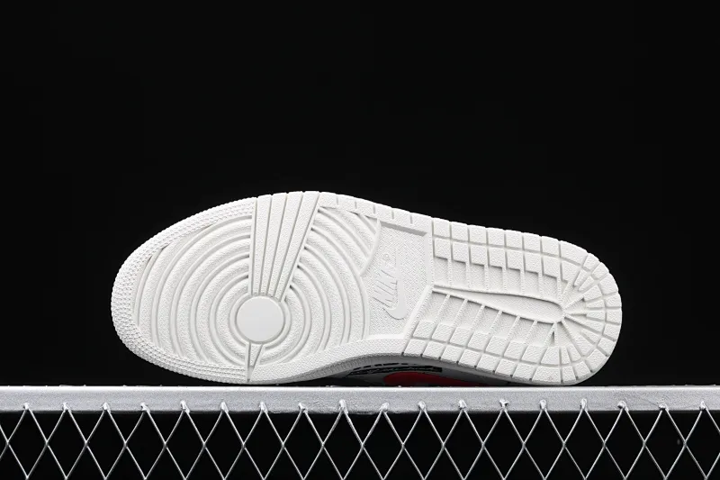 All categories Air Jordan Jordan series basketball shoes Air Jordan 1 Mid Air Jordan 1 Mid SE AJ1 Joe 1 mid-top cultural basketball shoes 554724-119
